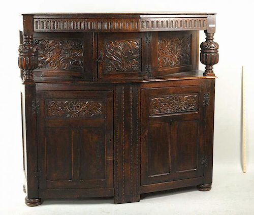 ENGLISH CARVED OAK COURT CUPBOARDEnglish 383810
