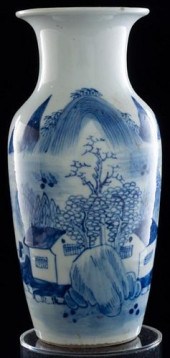 19TH CENTURY CHINESE POTTERY VASE19th