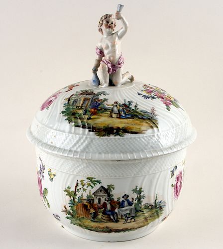 CONTINENTAL HAND PAINTED PORCELAIN 38b3a3