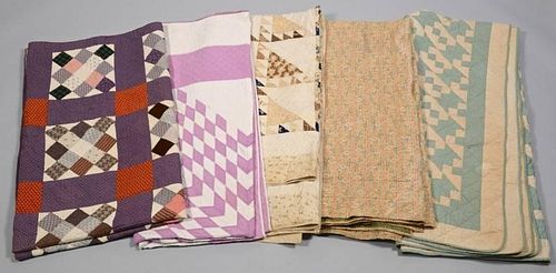 GROUP OF 5 QUILTS 1 SIGNEDGroup 389d87