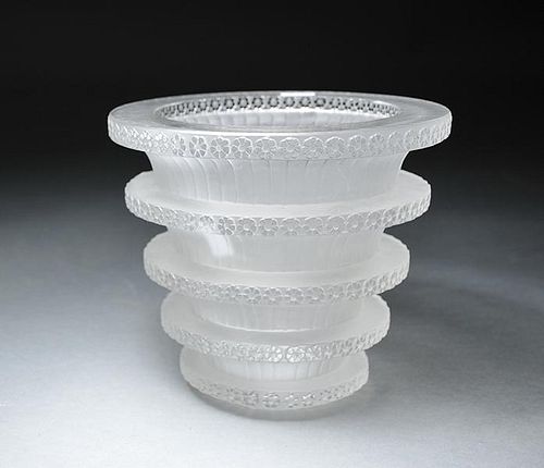 R LALIQUE FRANCE FROSTED TIERED 38a811