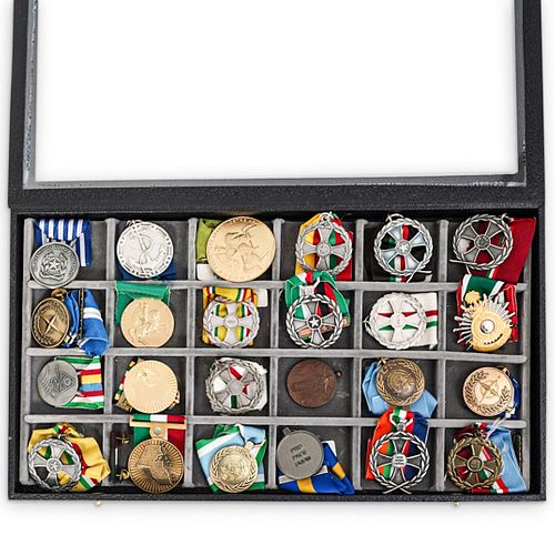 (24PC) WORLD MEDAL COLLECTIONDESCRIPTION: