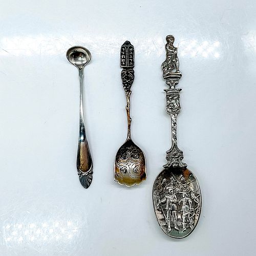 3PC VINTAGE STERLING SILVER SPOONSIncludes 38e3f9
