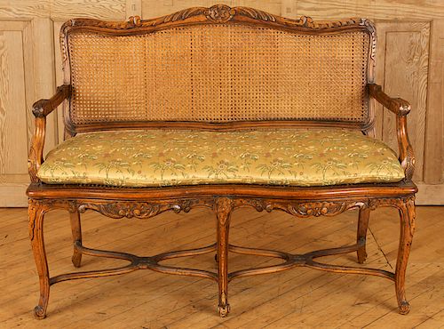 FRENCH LOUIS XV STYLE WALNUT SETTEE 38ca79