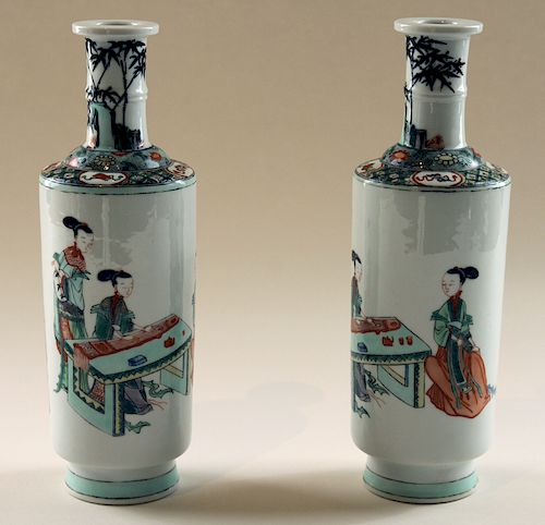 PAIR JAPANESE HAND PAINTED PORCELAIN