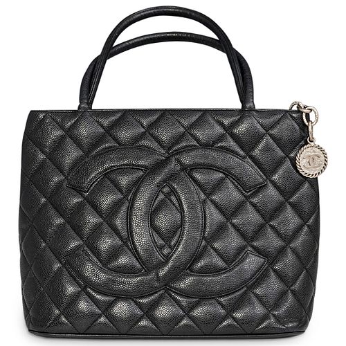 CHANEL CAVIAR QUILTED MEDALLION 38d24e