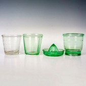 4PC VINTAGE GLASS MEASURING CUPS + JUICERIncludes