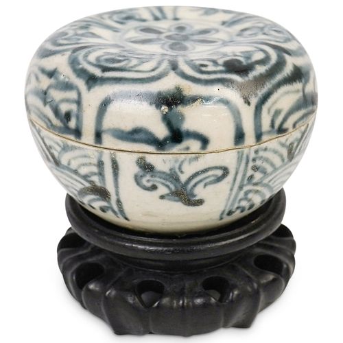 CHINESE MING DYNASTY BLUE AND WHITE 390769