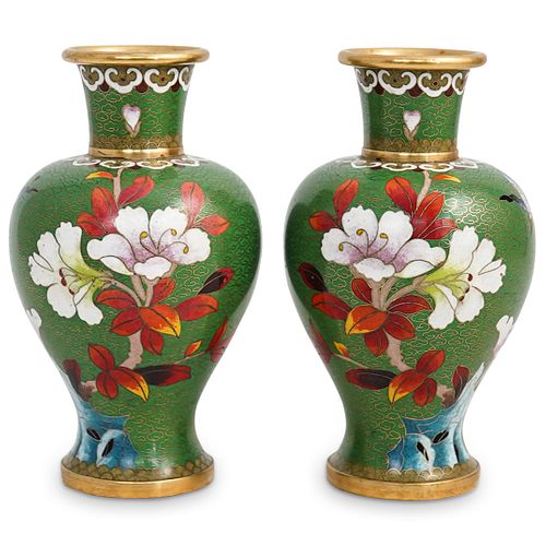 PAIR OF CHINESE CLOISONNE VASESDESCRIPTION  38f285