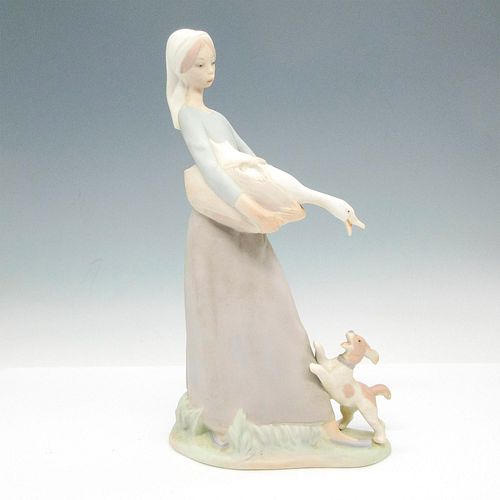 NAO BY LLADRO PORCELAIN FIGURINE  38f84c