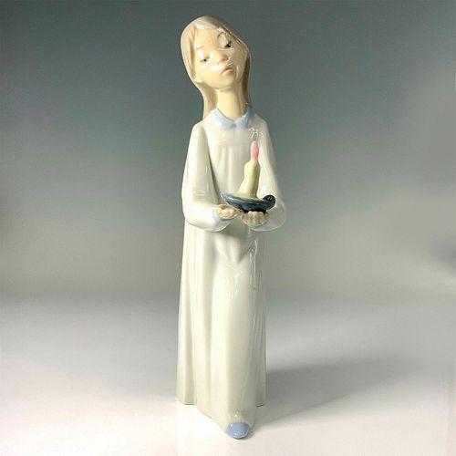 GIRL WITH CANDLE 1004868 LLADRO 39272c