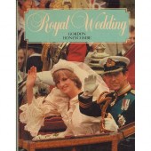 BOOK. ROYAL WEDDINGBy. Gordon Honeycombe.