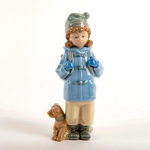 NAO BY LLADRO FIGURINE TRAVELLING 398311