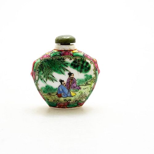 CHINESE VINTAGE FAMILLE ROSE SNUFF 3998c6