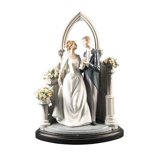 LLADRO FIGURE GROUP, A VOW OF LOVE