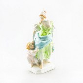 HEREND FIGURINE, MOTHER AND CHILD 5425Porcelain;