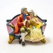 ROYAL CROWN FIGURINE COURTING 399df4