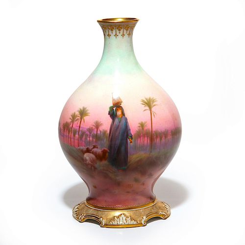 ROYAL DOULTON NEOCLASSICAL VASE 39a9f7