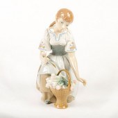 LLADRO FIGURINE, GIRL WITH TULIPS 01004720Glossy