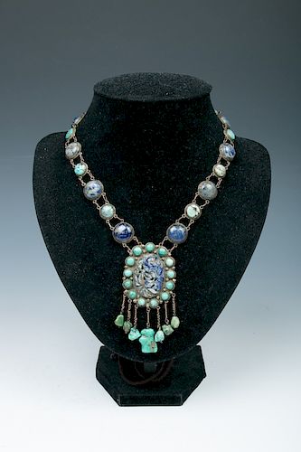 TURQUOISE NECKLACEComprising 18 39d0f1
