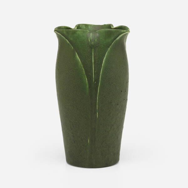 Grueby Faience Company Vase with 39e9dc