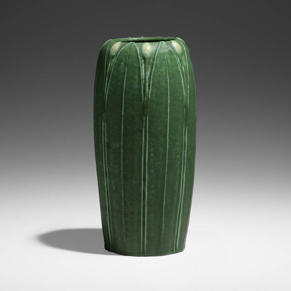Grueby Faience Company Fine vase 39ed88