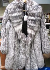 LADY\S SILVER FOX FUR COAT black and