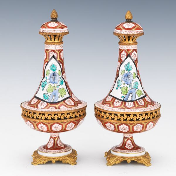 PAIR OF FRENCH PORCELAIN DECORATIVE 3a0c50
