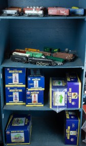 GROUP OF UNBOXED MODEL TRAINS, MAINLY