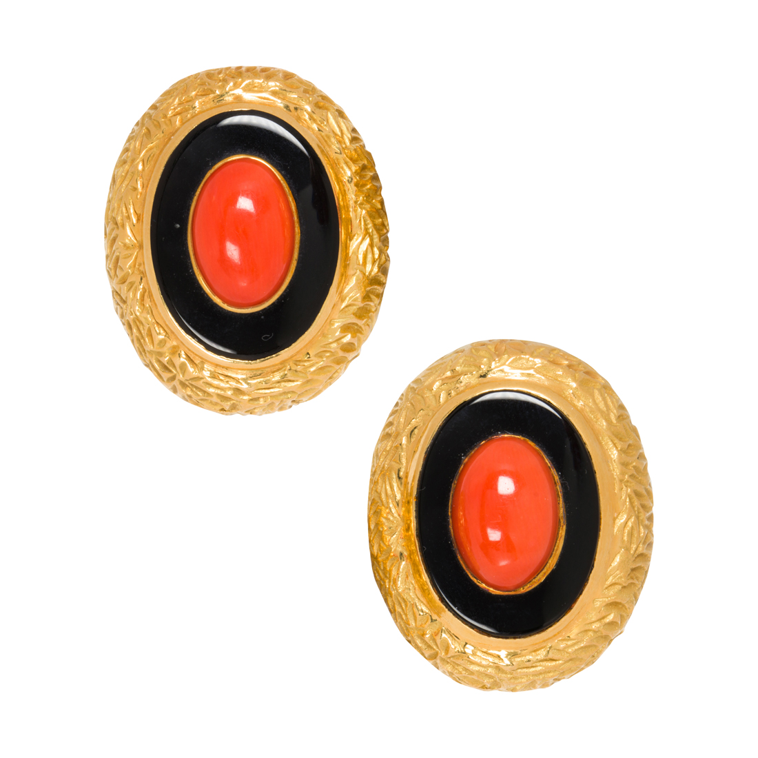 A PAIR OF CORAL BLACK CHALCEDONY 3a1281