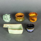 (LOT OF 5) GROUP OF ROOKWOOD POTTERY