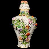A MEISSEN FLORAL ENCRUSTED   3a38f4