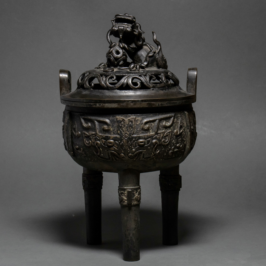 CHINESE BRONZE TRIPOD CENSER AND 3a3a24
