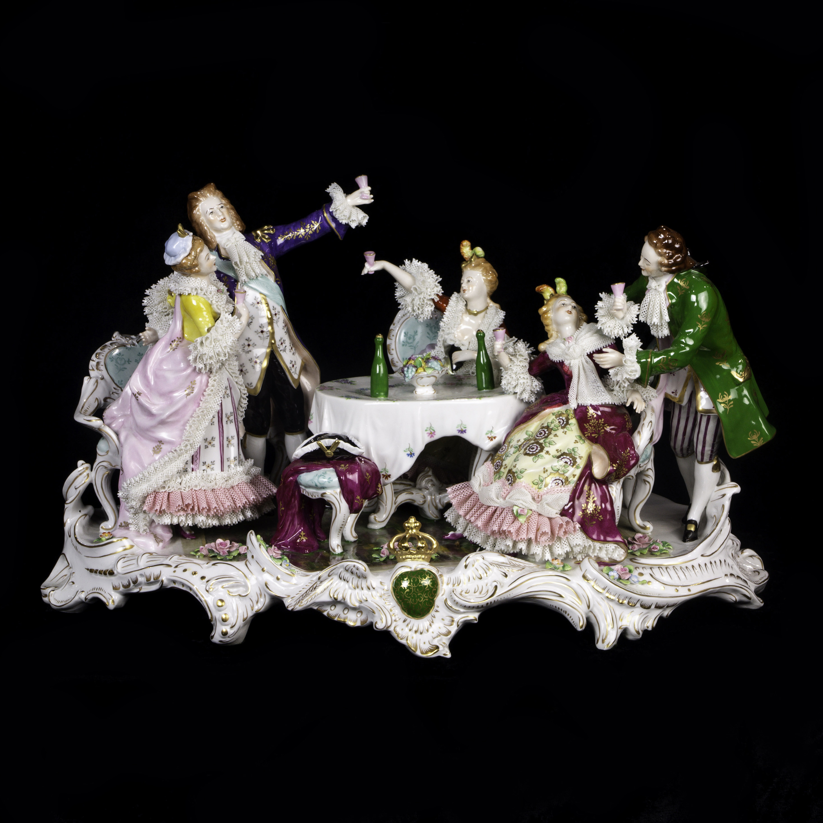 A CONTINENTAL DRESDEN STYLE PORCELAIN 3a4880