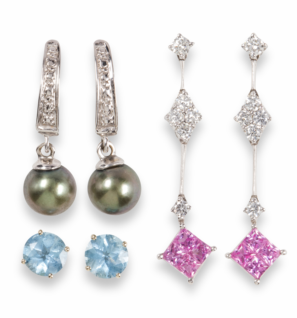 A GROUP OF GEMSTONE AND WHITE GOLD 3a2710