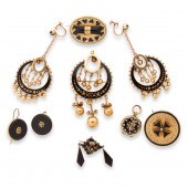 A GROUP OF VICTORIAN MOURNING JEWELRY  3a2866