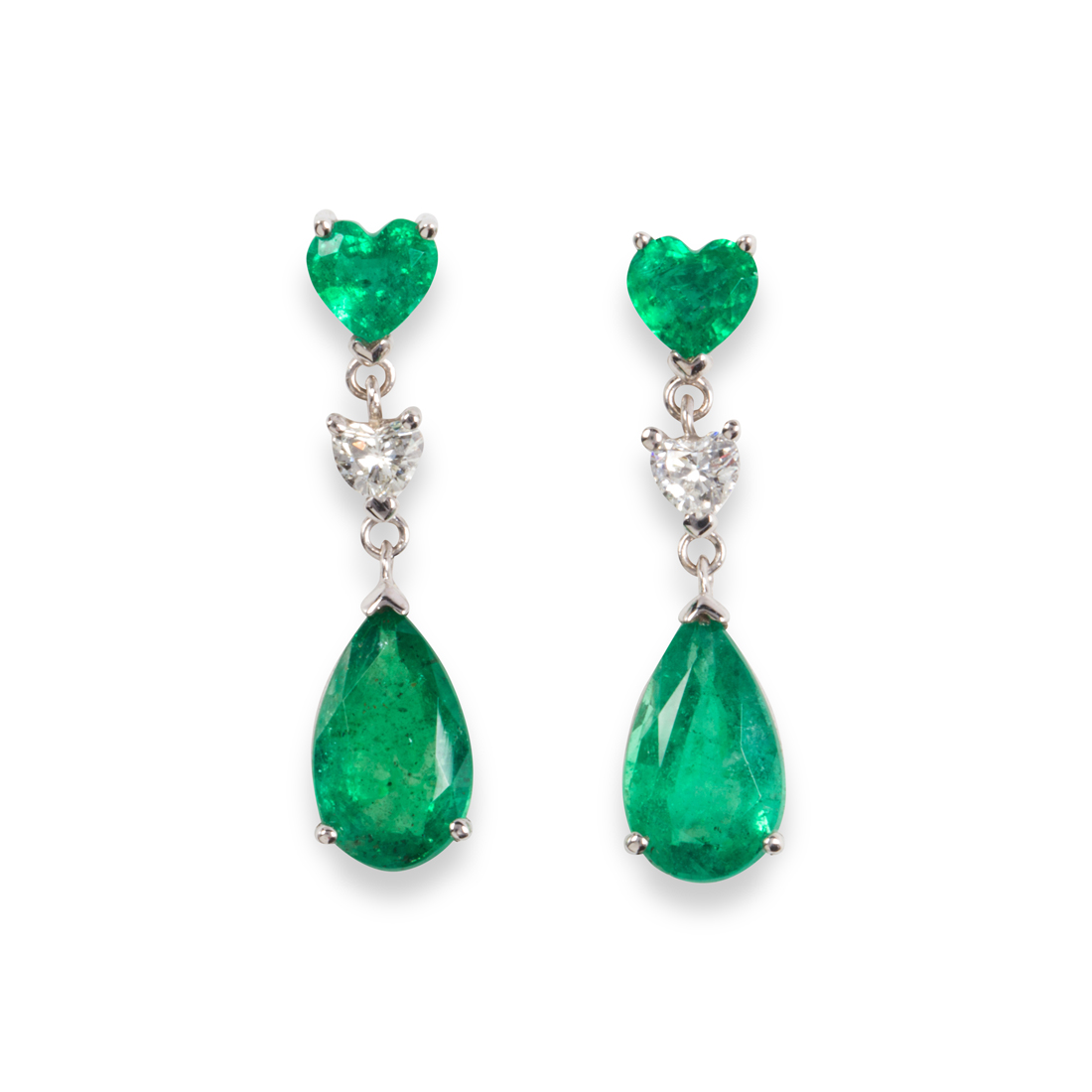 A PAIR OF EMERALD DIAMOND AND 3a2abb