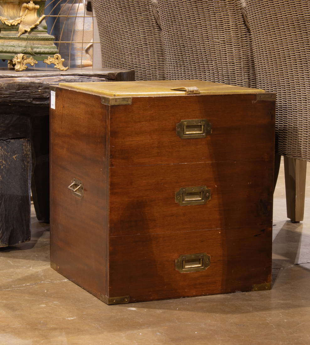 AN ENGLISH MAHOGANY CAMPAIGN CHEST 3a2d79