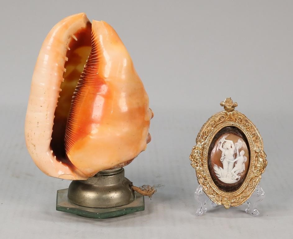 ITALIAN CONCH CAMEO LAMP AND NEOCLASSICAL 3ad160