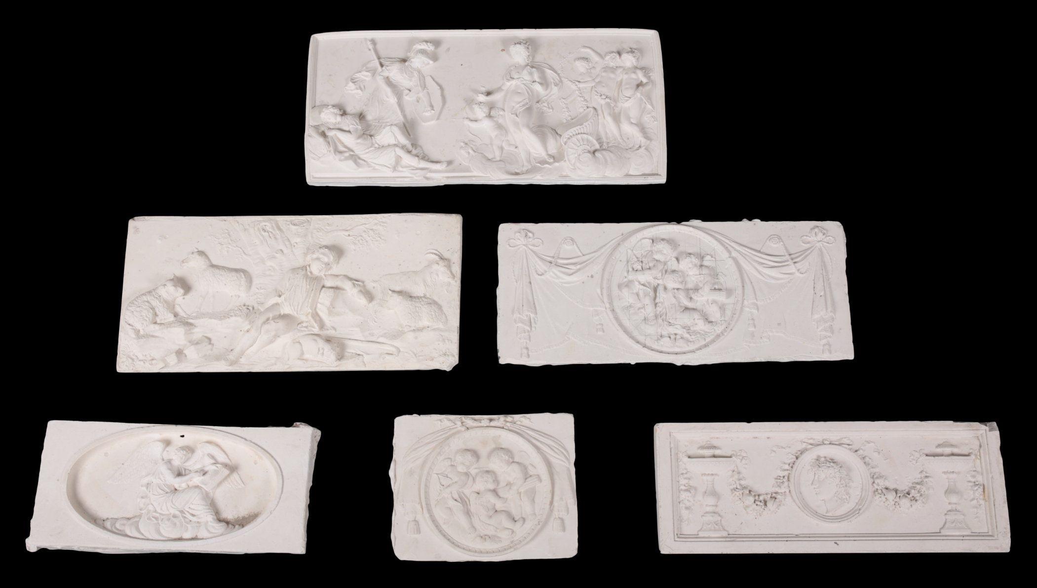 A GROUP OF SIX PLASTER FRIEZE MOULDINGS 3ae059
