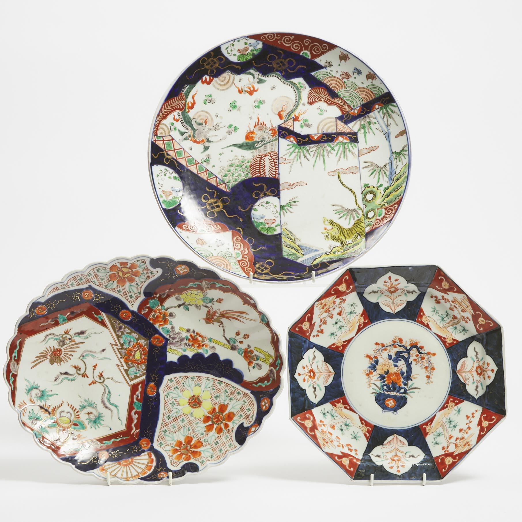 A Group of Three Imari Chargers  3ac235