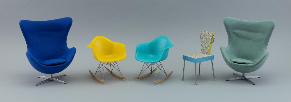 FIVE MINIATURE CHAIRS 20TH CENTURY 3af78f