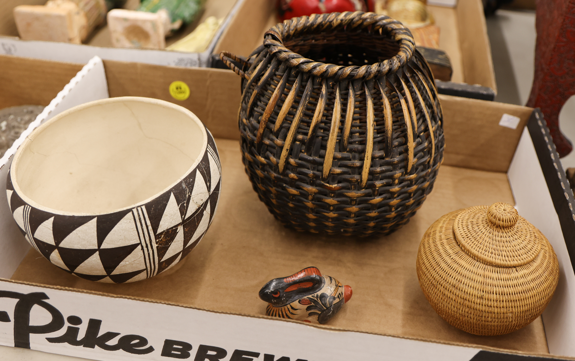 Box Native Baskets Pottery 3afd1d