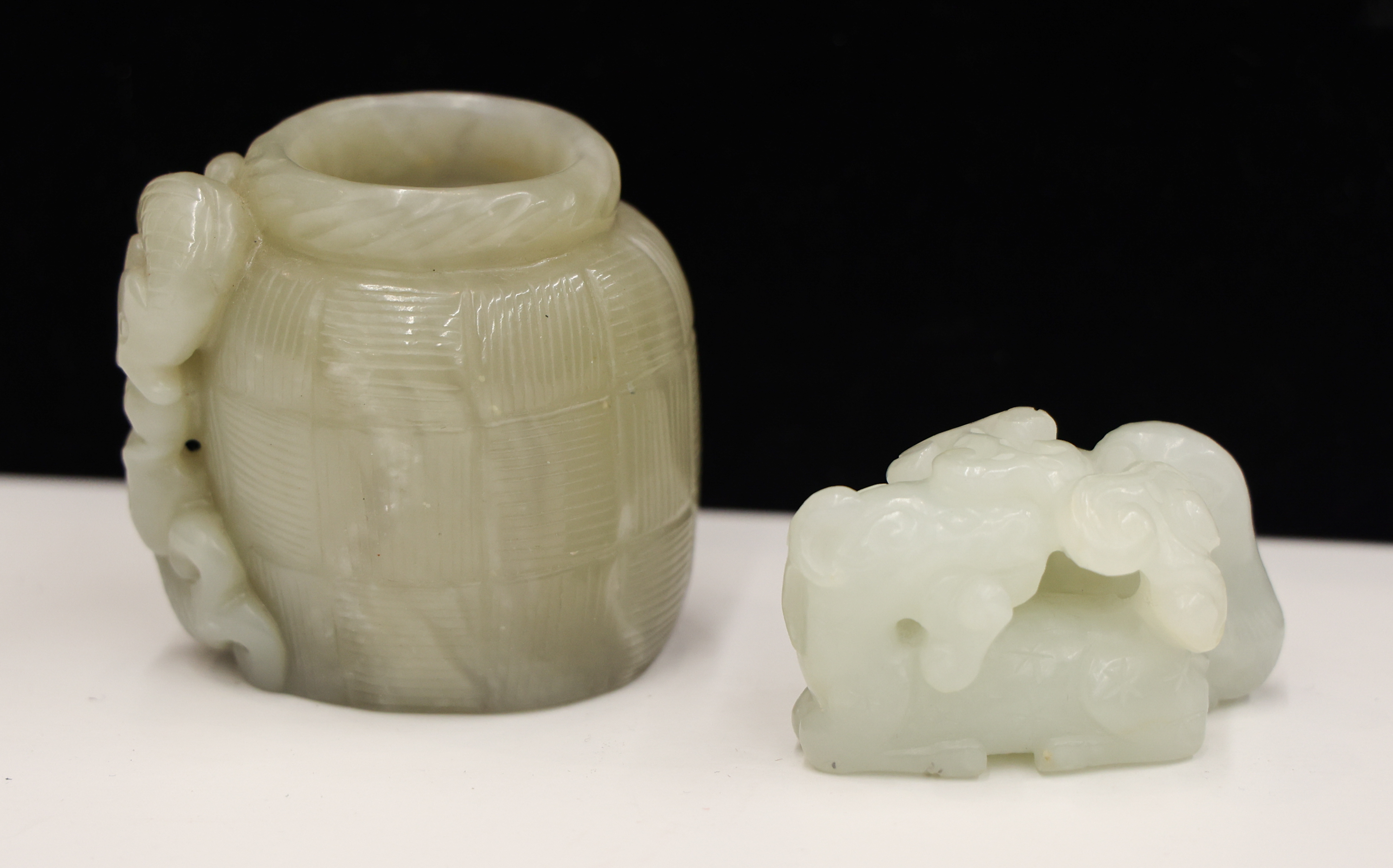 2pc Chinese Jade Brush Pot and 3afe0f