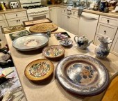 Fourteen pieces of assorted pottery,