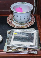 SELECT CERAMIC ITEMS & COLLECTIBLES