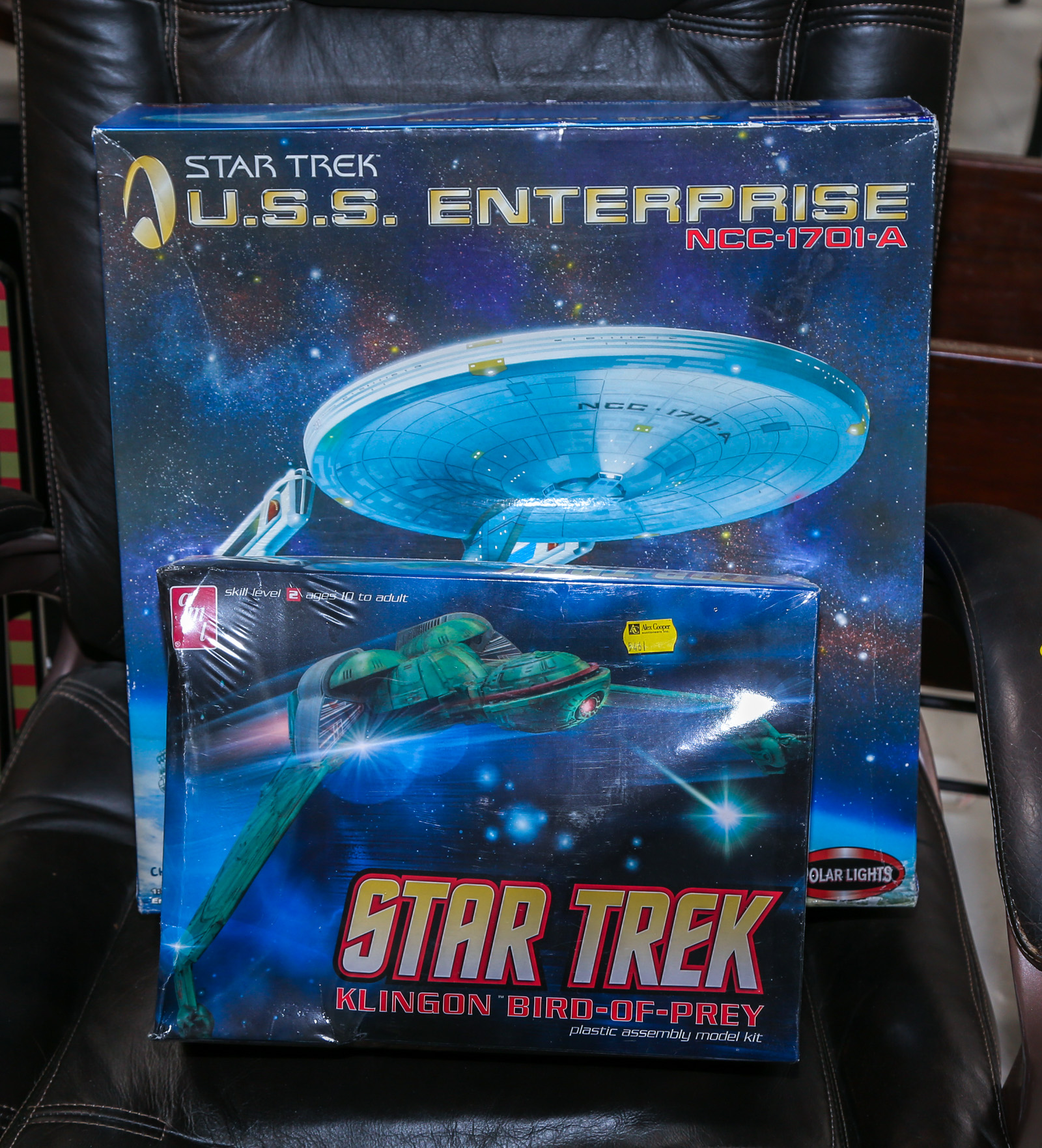 TWO STAR TREK MODEL KITS Possibly complete,