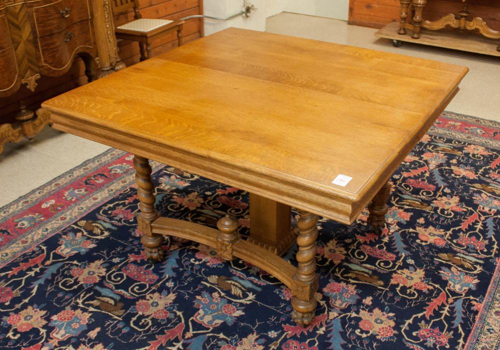 SQUARE OAK DINING TABLE WITH SIX 3b2cb8