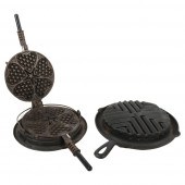GRISWOLD CAST IRON HEART STAR WAFFLE