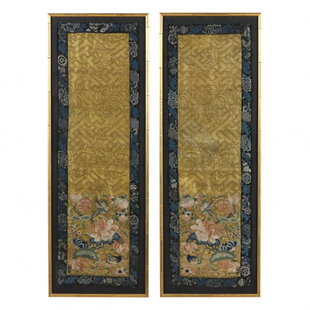A PAIR OF CHINESE SILK EMBROIDERED 3b317b